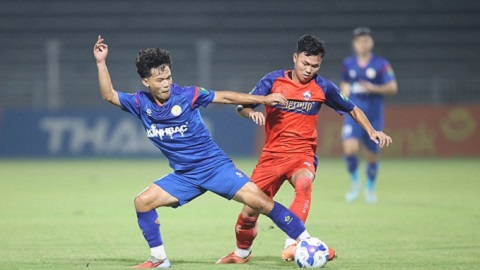 Simone Inzaghi celebrating with his Inter Milan players after beating Barcelona.